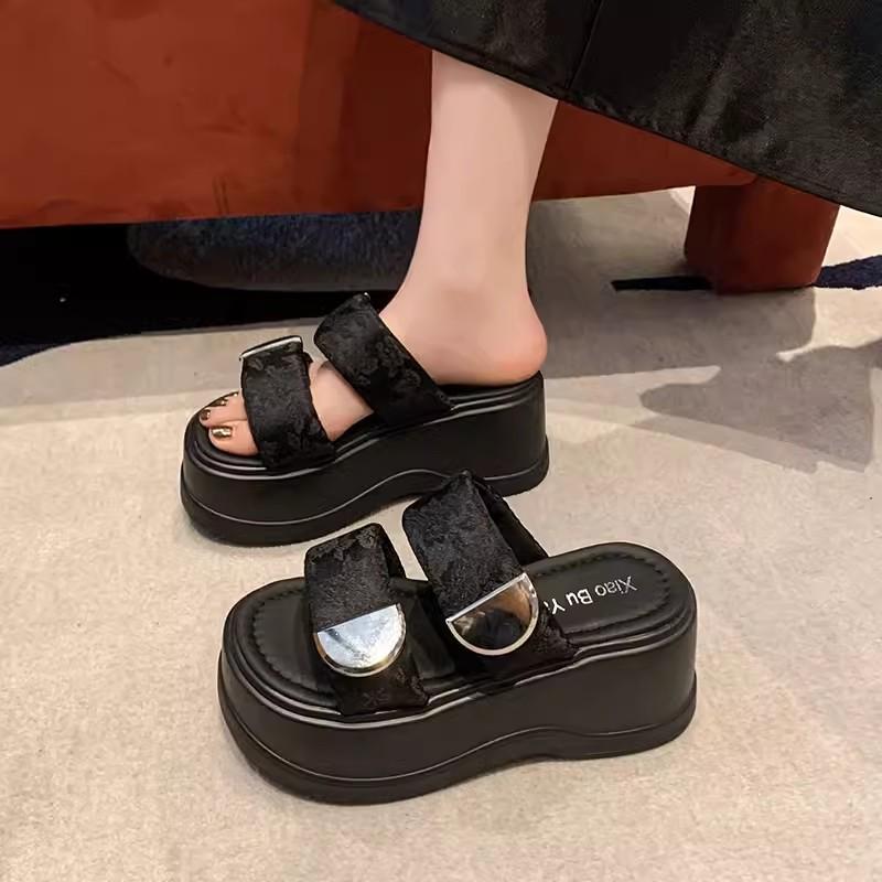 

мода Модные женские шлепанцы с принтом 2024 Новые универсальные шлепанцы на толстой подошве с платформой для увеличения роста Женская уличная обувь 39 чёрный