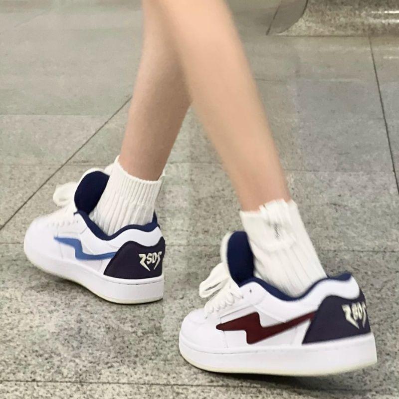 

New white and blue mandarin duck lightning color matching bottom bread shoes women s ins design sense board shoes women s retro high street white shoe 40