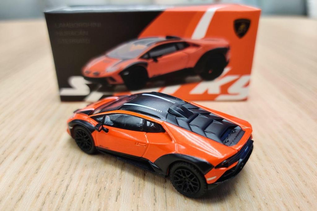 TINY x jiskřivý Lamborghini Huracan Sterrato 1/64 (oranžový)