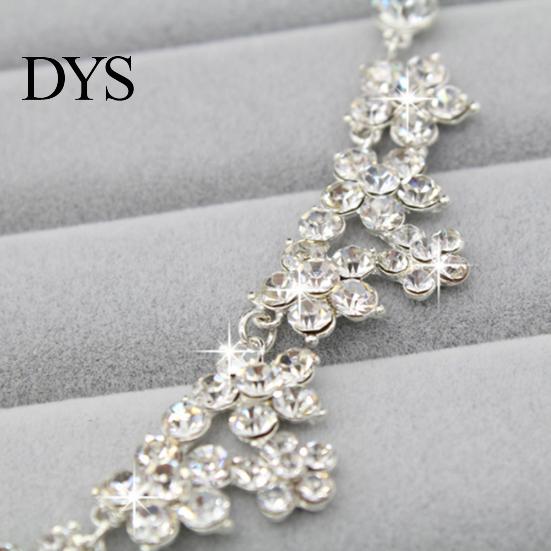 Set di orecchini di collana con corona di fiori carini con strass brillanti da sposa di lusso