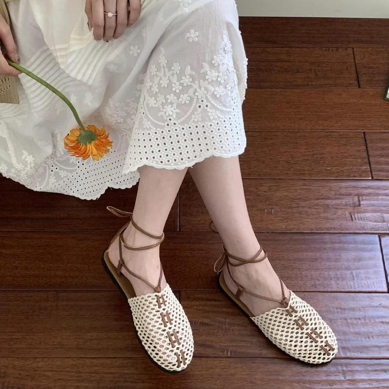 Fashion Roman Style Woven Mesh Brand Flat Sandals Women Fashion Hollow Cross Tied Design Casual Shoes Summer Outdoor Non-slip Beach Shoe