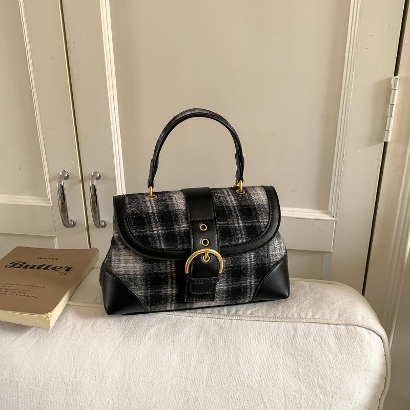 

Литературный Стиль Шерстяная Сумка Женская Повседневная Нишевый Дизайн Через Плечо Популярная Ручная 25x9x15 чёрный