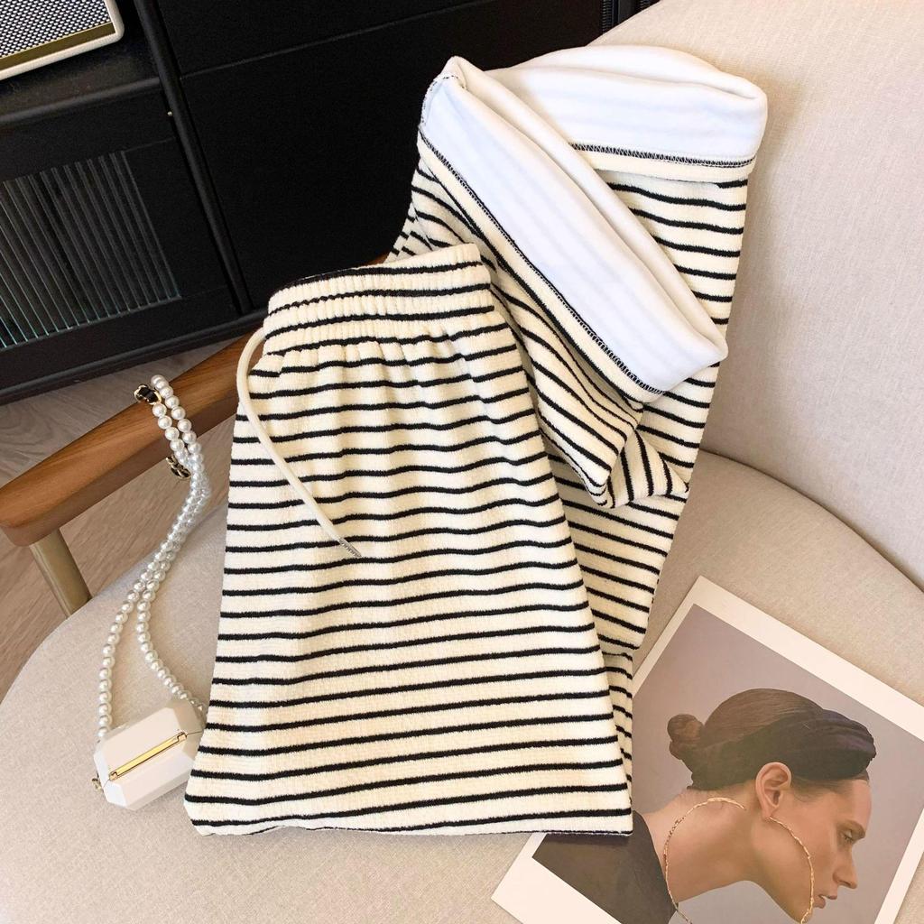 Women's High Waist Black & White Striped Petite Wide Leg Pants - Fleece Lined for Autumn/Winter