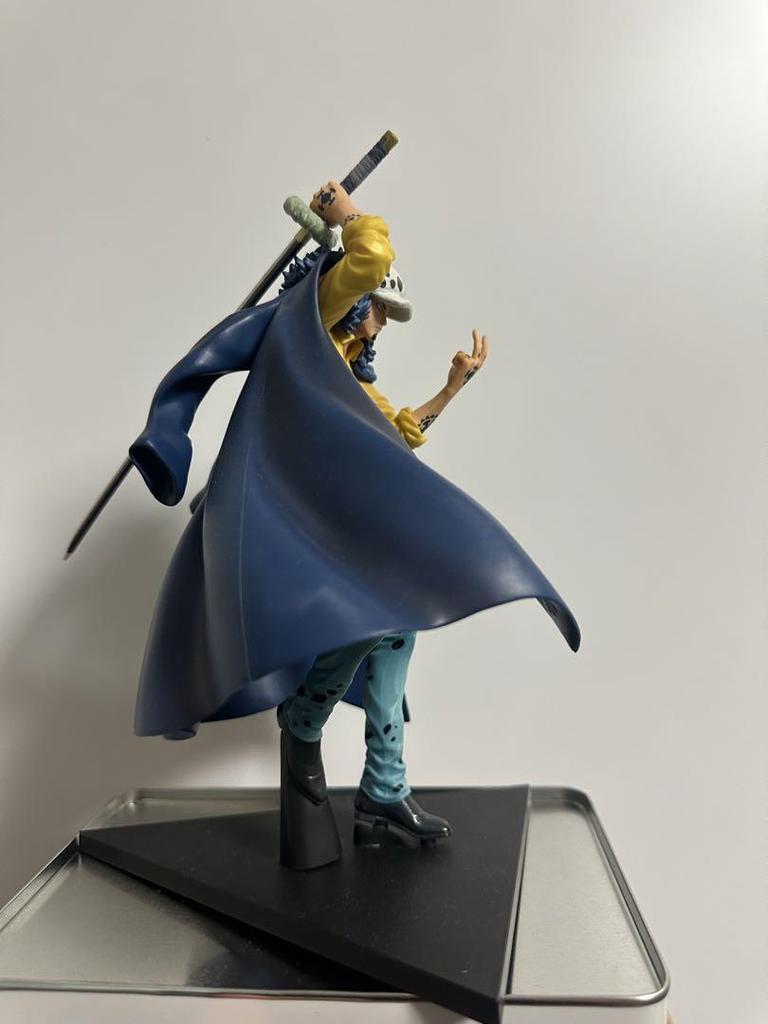 [USED] Trafalgar Law figure