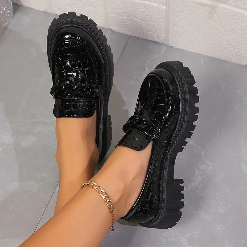 Fashion 2025 Women's Chain Decor Platform Loafers Black Patent Leather Dress Shoes Woman Comfortable Slip On Flat Shoes Zapatos De Mujer