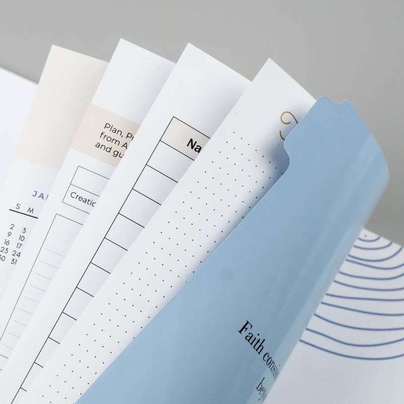 2022–2023 Plánovač Kniha Plán Měsíční týdenní Plán Kniha Červenec 2022–červen 2023 S 12 oddělovacími stránkami