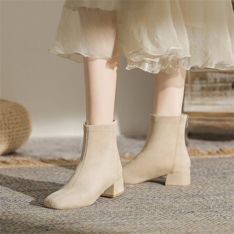 

Французские замшевые бархатные короткие сапоги на высоком каблуке осень и зима 2024 новые тонкие сапоги на толстом каблуке с квадратным носком сапоги Martin женские эластичные сапоги 40