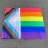 Bandiera Arcobaleno Progress Pride Bandiera Mese dell'Orgoglio Gay Lesbico LGBT Colore Vivace Resistente allo Sbiadimento Tela di Poliestere Intestazione Cucita Doppia