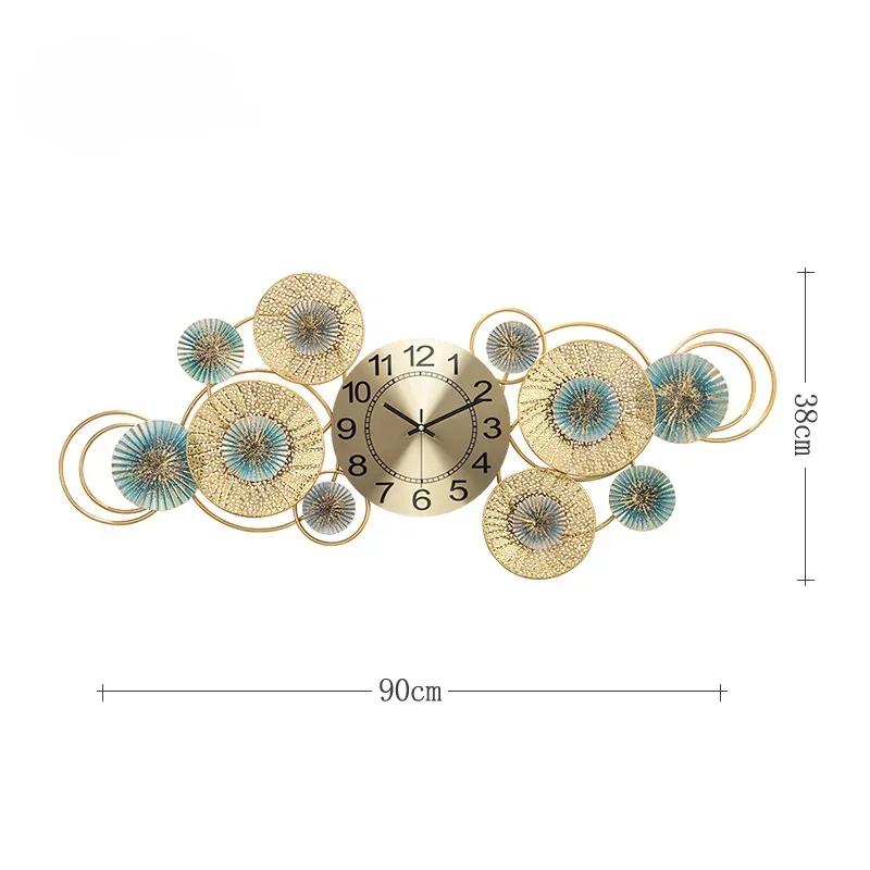 2025 New Luxury Fashion Living Room Decorative Clock Wall Clock Restaurant Creative Iron Atmosphere Silent Clock Wall Art X3O3G7