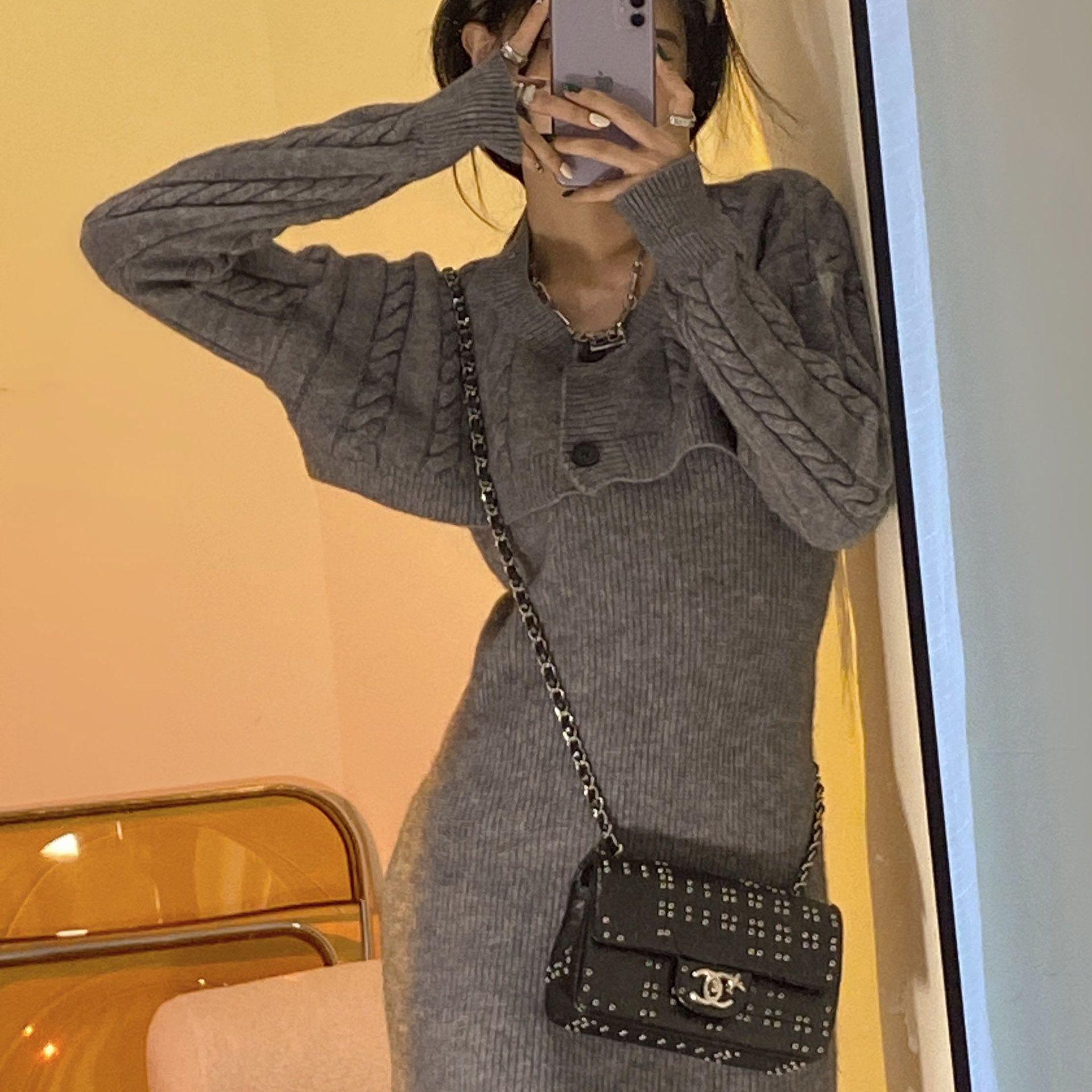 

Шикарный облегающий вязаный свитер и платье-жилет - Женский двухпредметный ансамбль с коротким кардиганом One Size серый