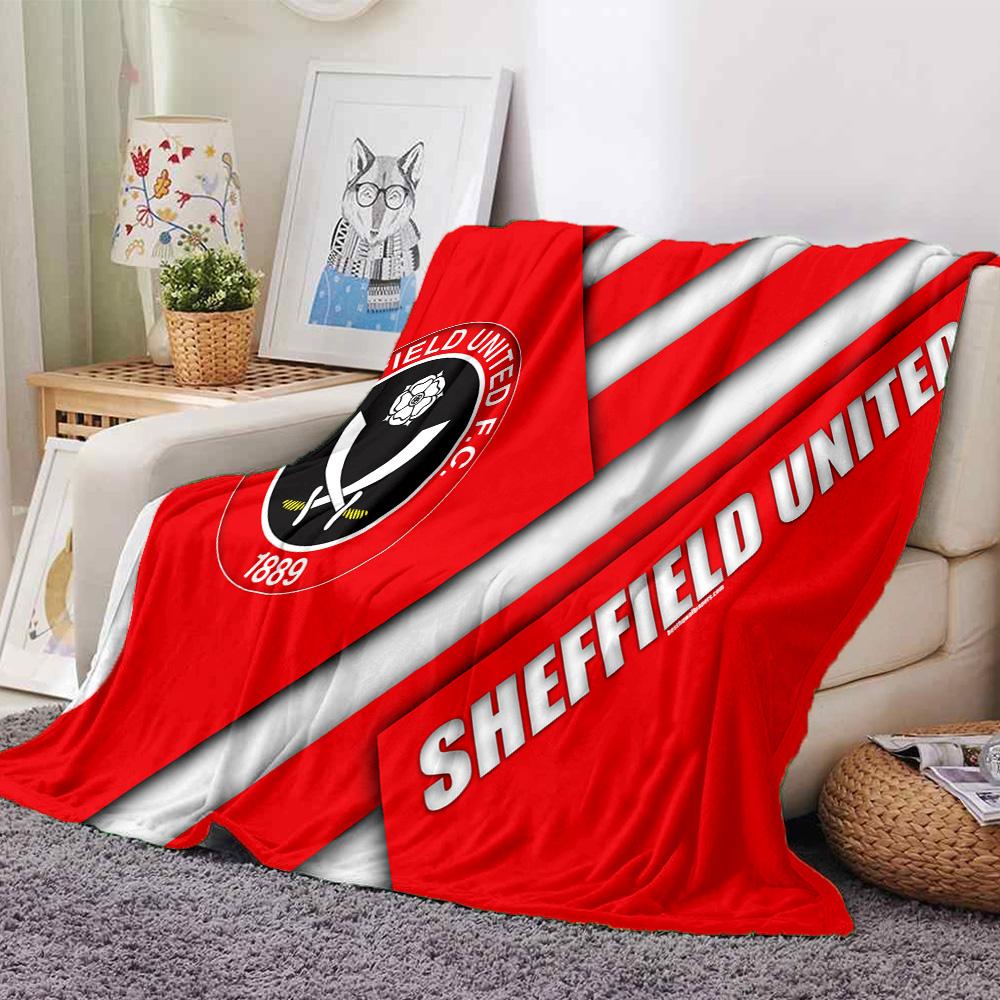 Sheffield Team Crest Flannel Blanket, Soft Polyester, Modern Design, All-Season for Camping, Travel, Gifts for holidays or birthdays