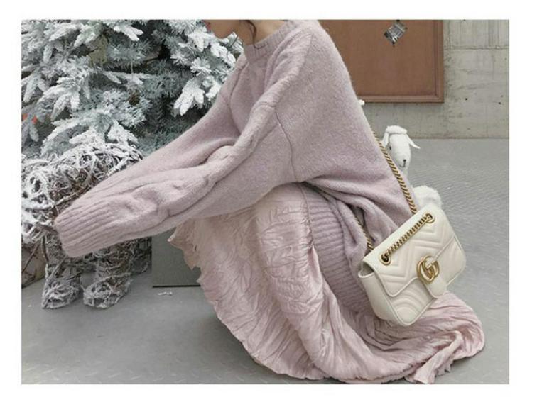 Damen Weicher Blauer Fufu Pullover: Lockerer, wachsartiger Strickpullover für Herbst und Winter