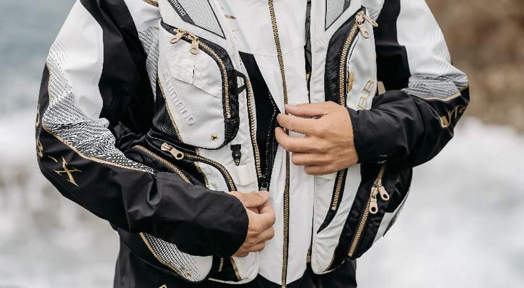 SHIMANO Fishing Rain Wear NEXUS Gore Rain Suit Limited Pro Blood Red 2XL Rock Saltwater RA-112U