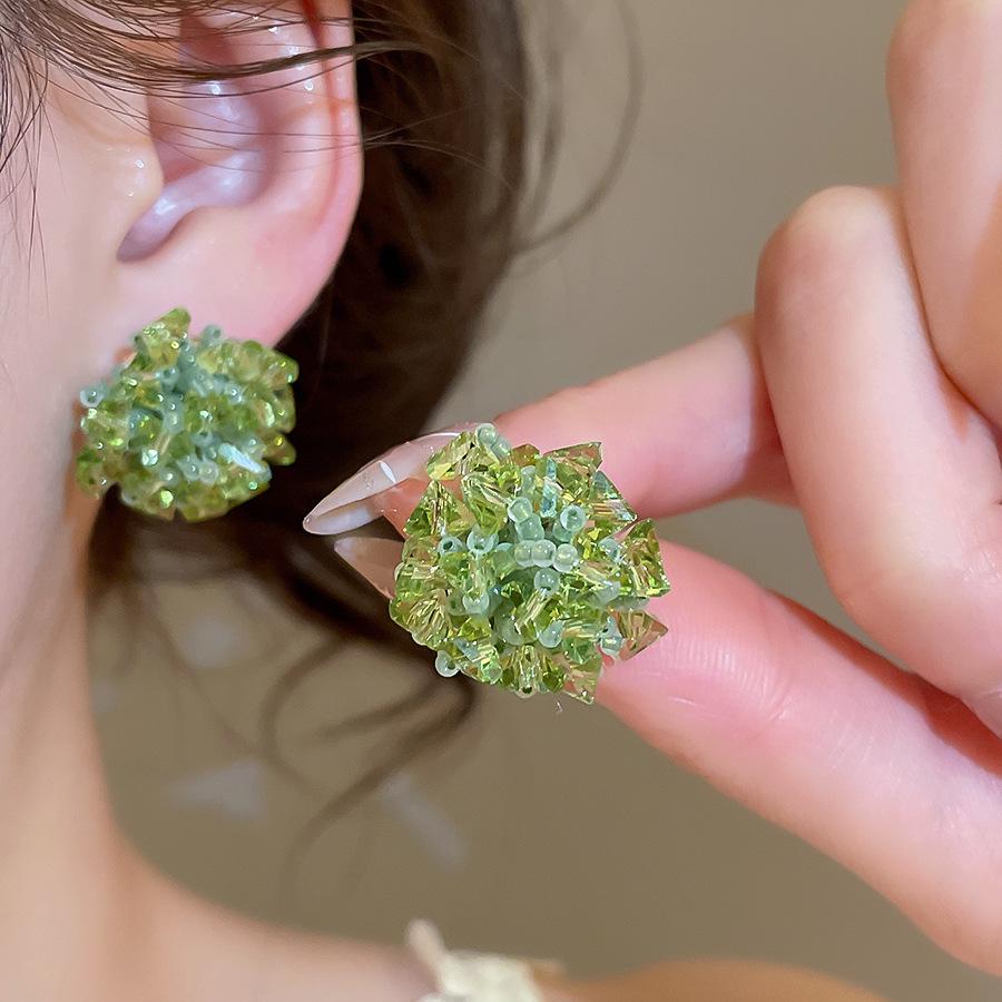 Silberne Schmetterlings- und Perlenohrringe - Elegante Sommermode für Frauen