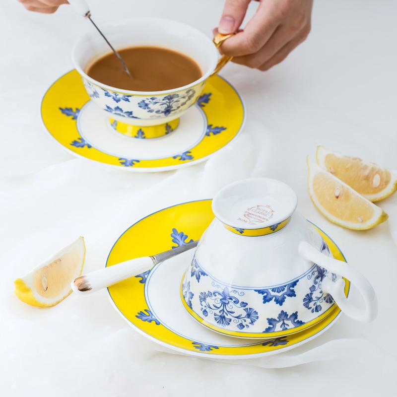 High bone porcelain, blue and white porcelain, ceramic coffee cups and plates, afternoon tea cups with spoons