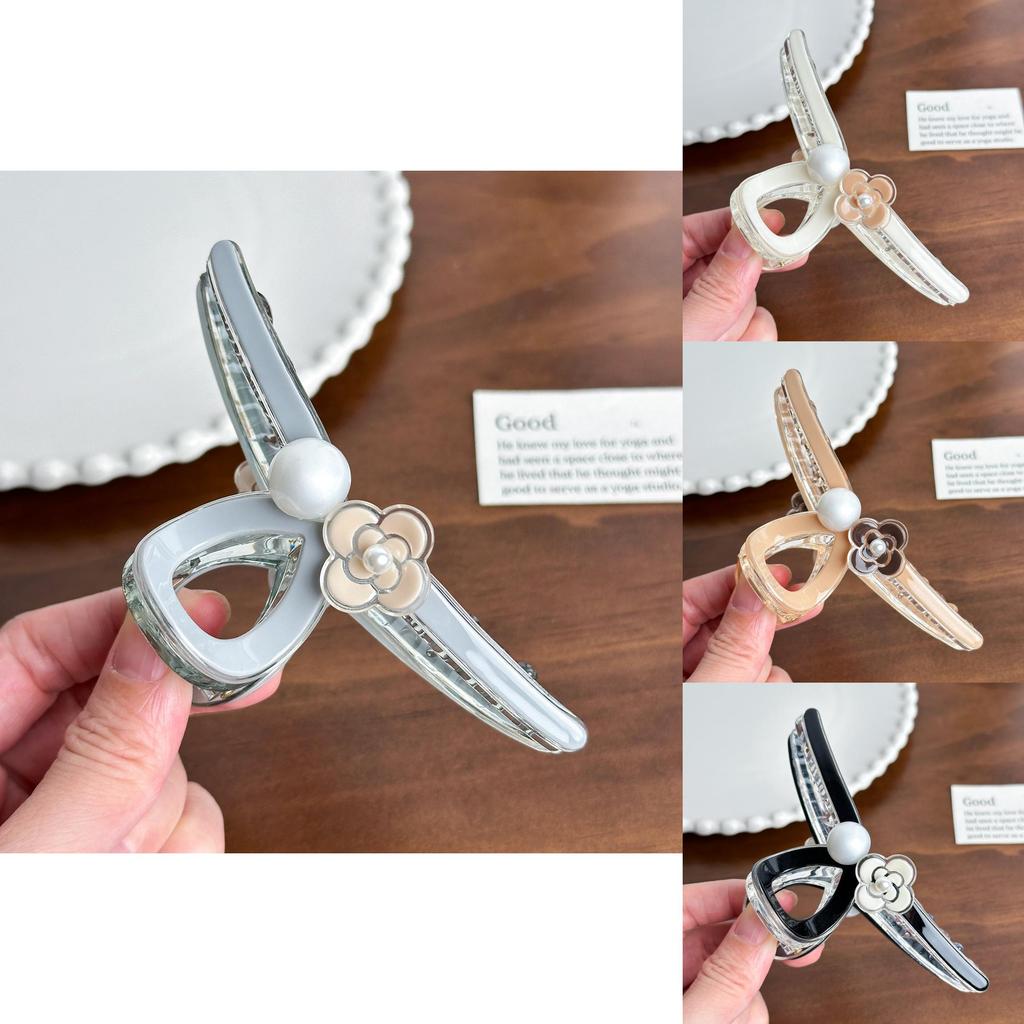 Crafted Retro Beautifully Hair Claw Clip With Elegant Pearl Design For Looks Sophisticated