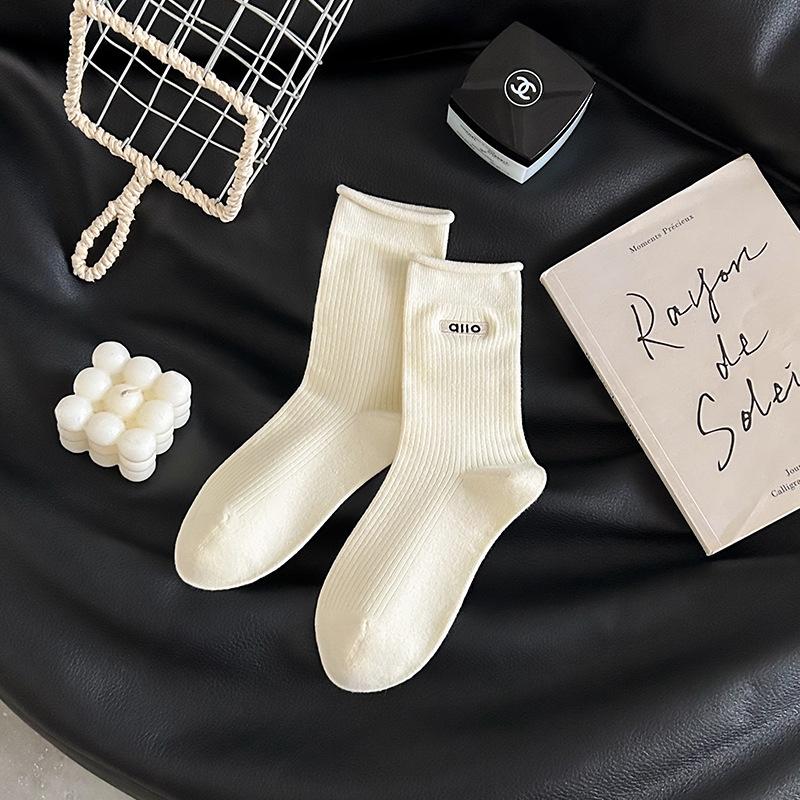 Women's Fall New Solid Color Embroidery Letter Boneless Tube Pile Socks
