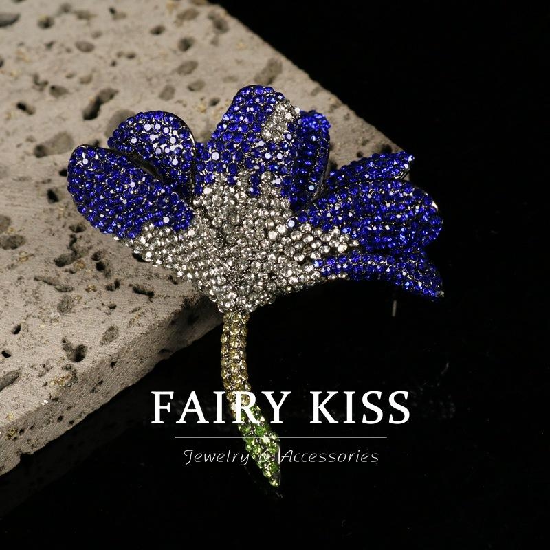 Heavy Industry Brooch Densely Inlaid with Diamonds, Colored Diamonds, Simulated Three-dimensional Flowers