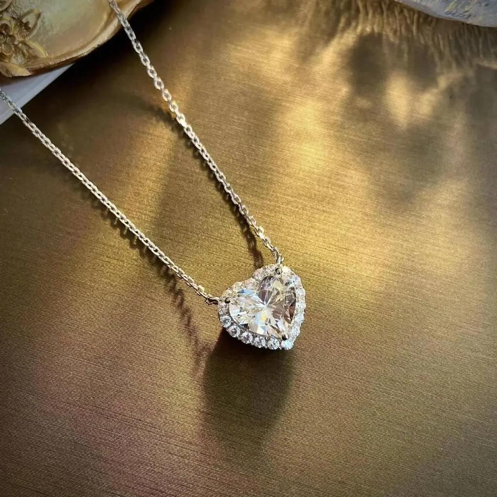Moda Europa e América Cor Dourada Aço Inoxidável Pingente de Colar com Franja Gota d'Água para Mulheres Corrente Clavicular Joias de Festa