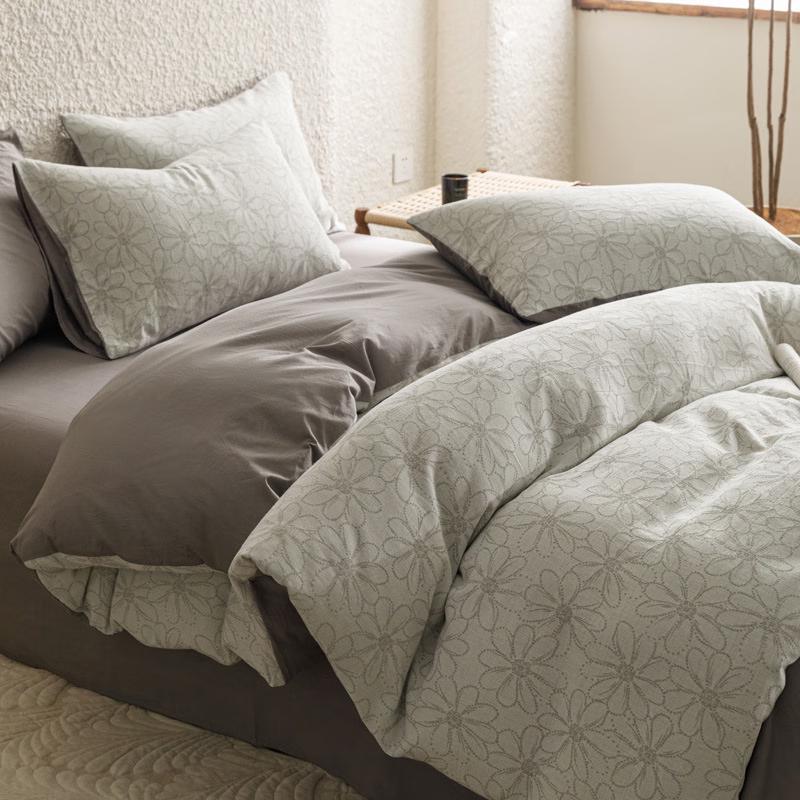 Lilang 4-Piece Three-Layer Gauze Daisy Grey Bedding Set