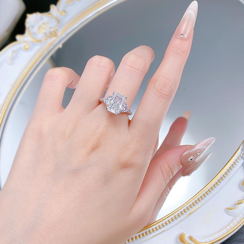 Hui Zhi Yi S925 Silver 5 Carat Ice Flower Cut Diamond Ring - European & American Style.