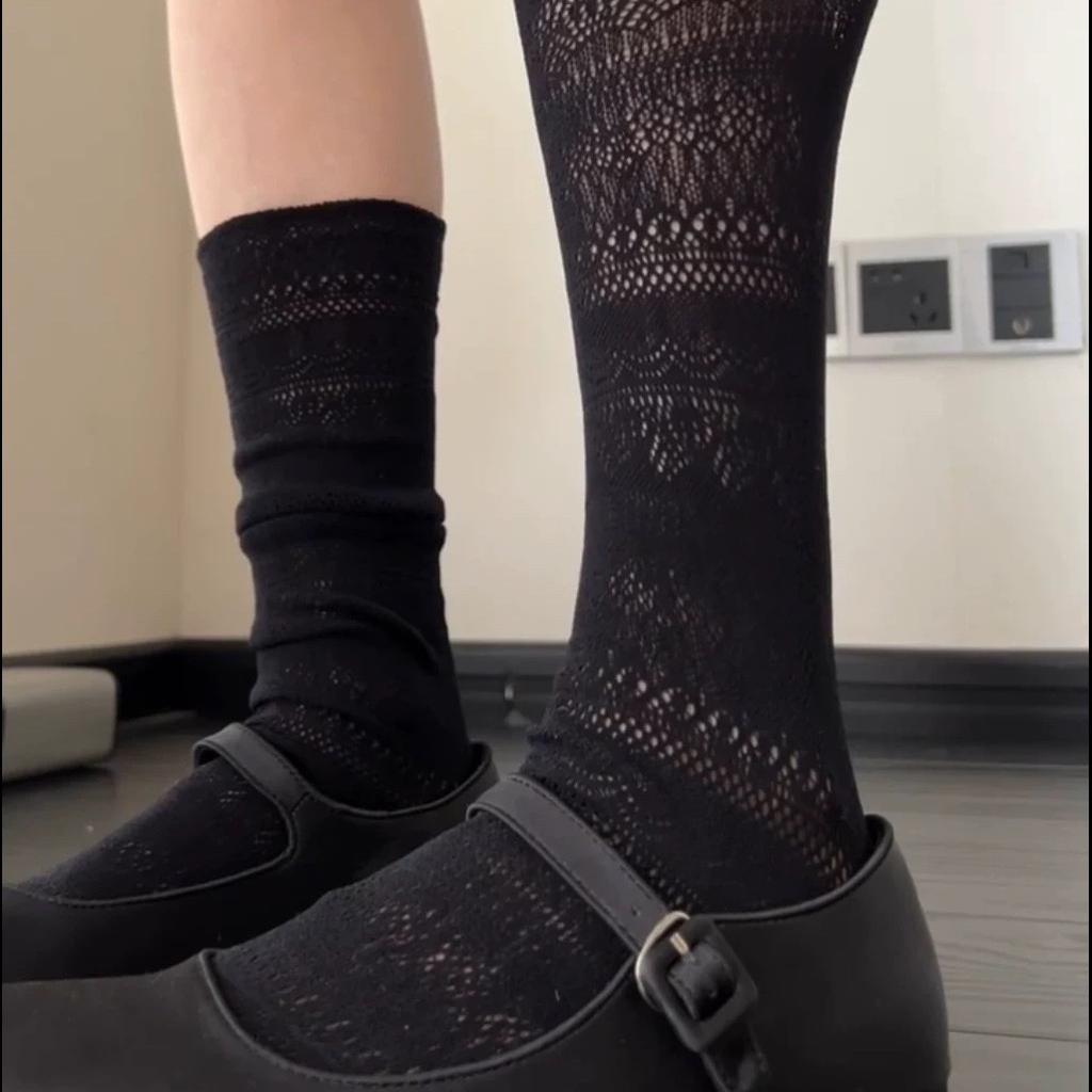 Lolita Sweet Socks Women Mesh Hollowed Out Thin Retro Flower Lace Socks Ladies Calf Socks
