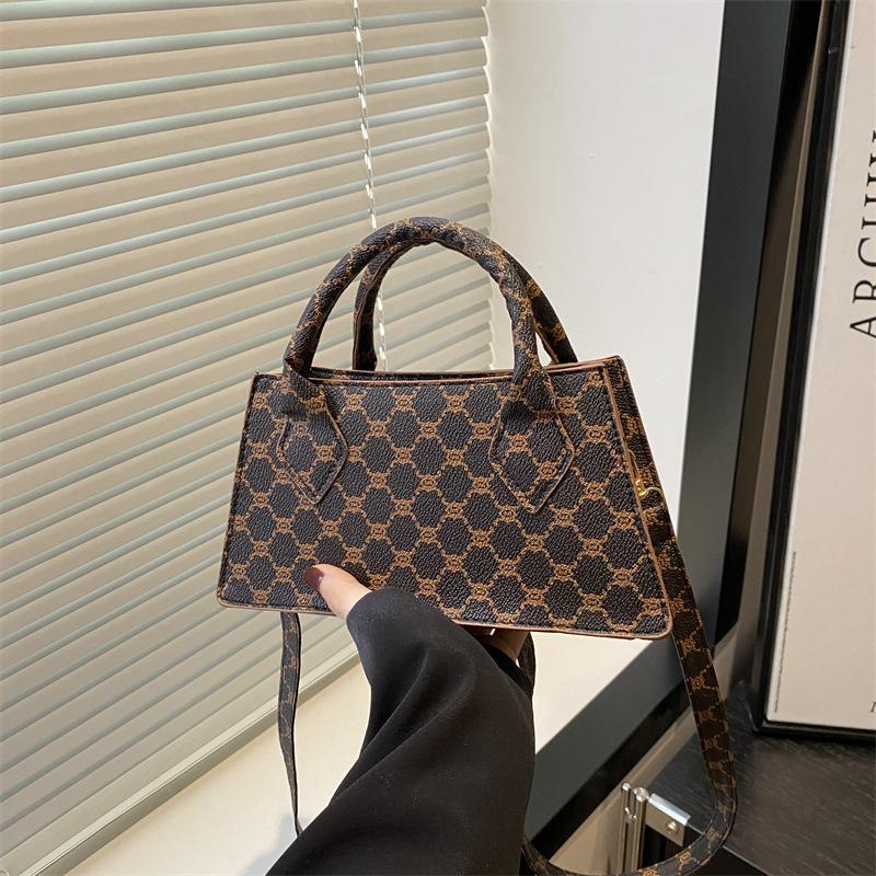 Retro Fashion Trend Handbag Summer Commute Premium Texture Shoulder Messenger Bag Casual Small Square Bag Women