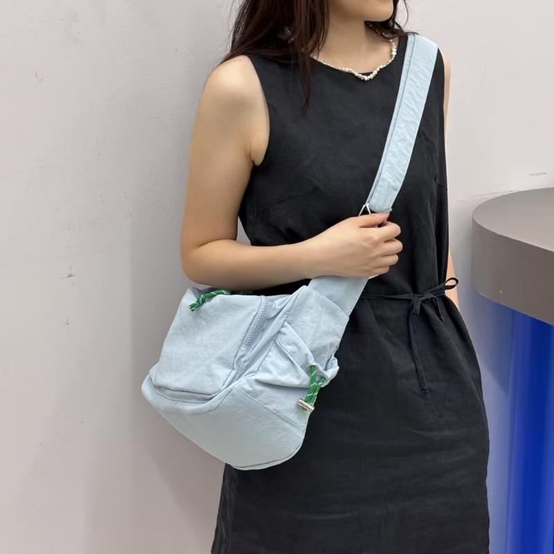 

Вместительная сумка-пельмень для поездок на работу, повседневная спортивная сумка через плечо, простая и универсальная сумка-мессенджер светло-синий