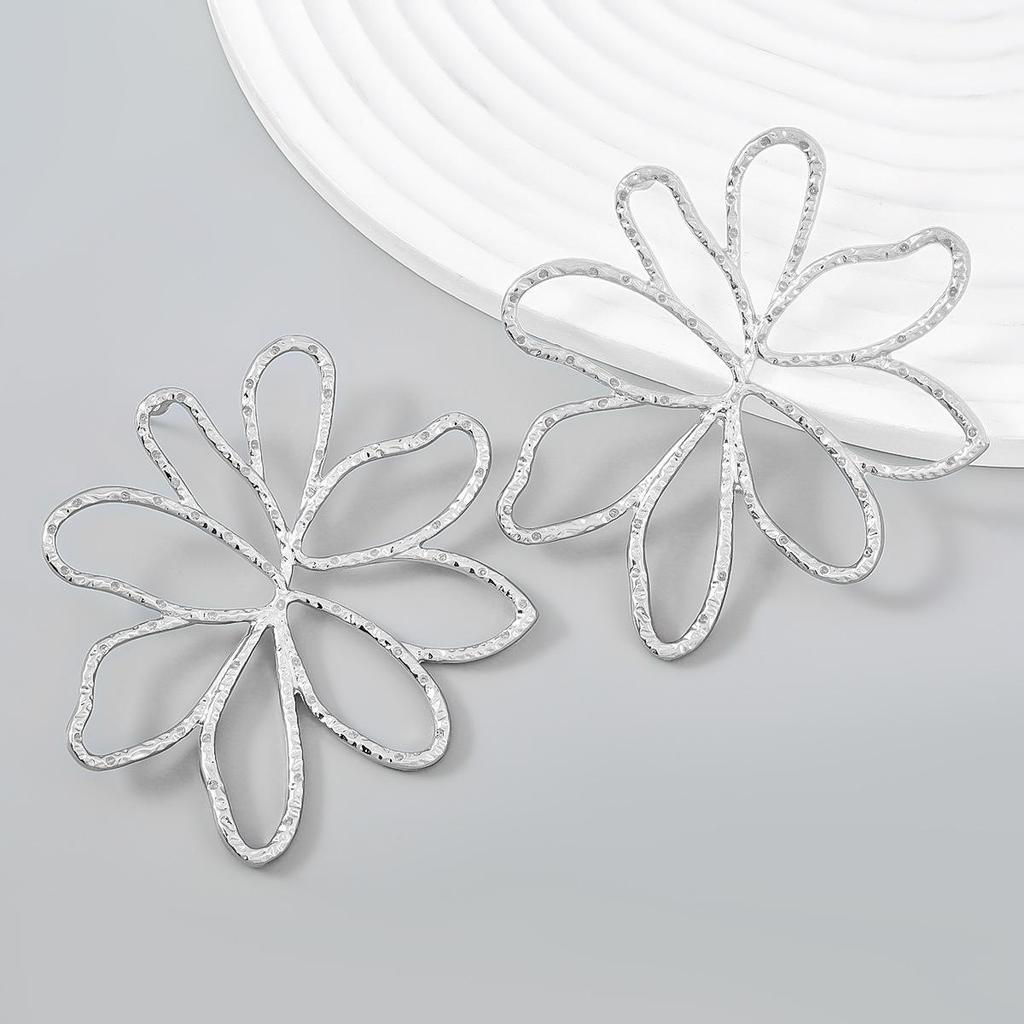 Chic European & American Statement Alloy Flower Earrings - Vintage Elegant Style for Women