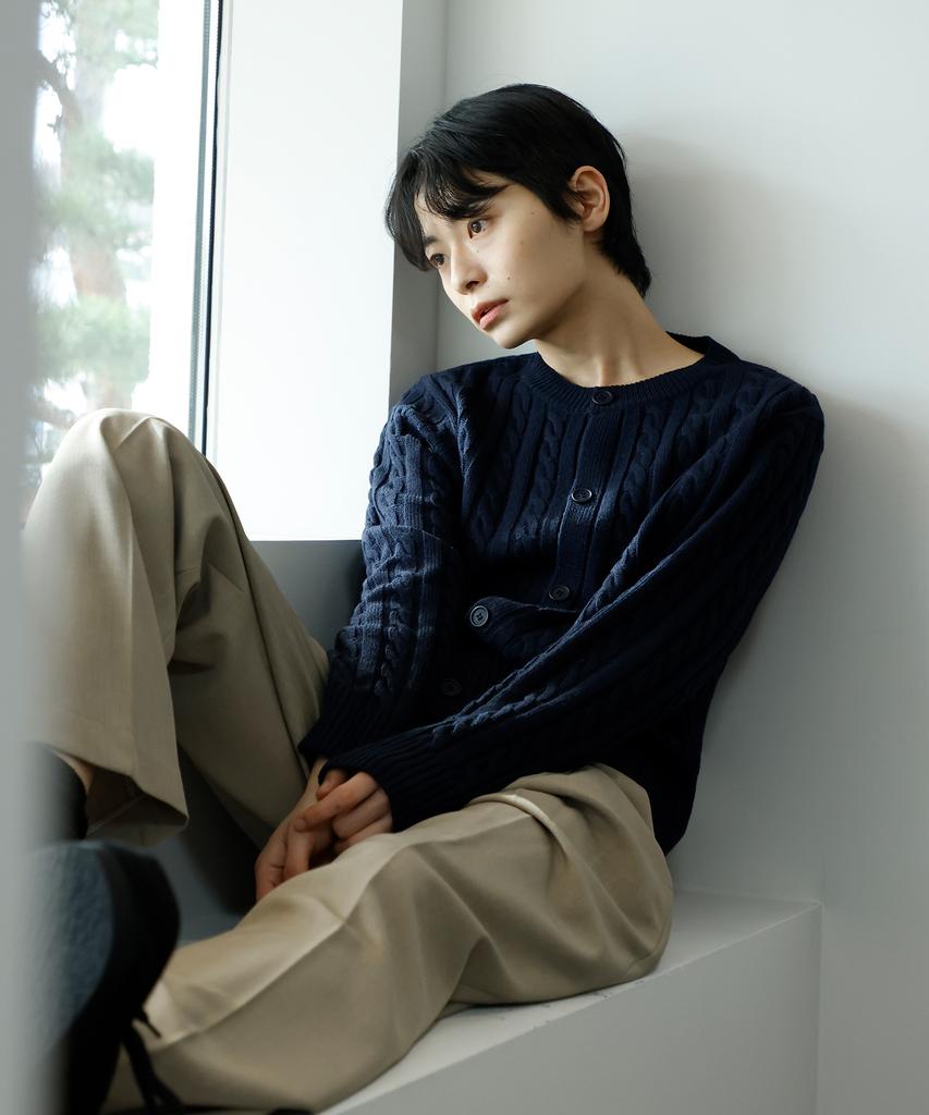 Signature Cable Round Knit Cardigan [Navy]