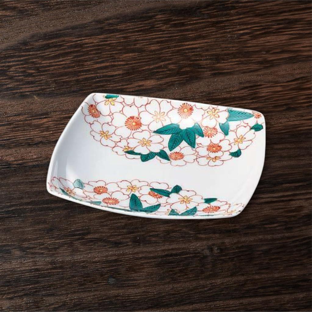Takumi-style Arita ware small plate, Shin-nishiki Sakura-kamon Petit Plate, Made in Japan