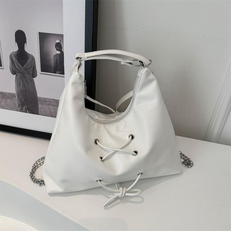 Tote Bag Women's New Large Capacity Commuting Backpack Spring and Summer Beautiful Shoulder Bag Personalized Outing Backpack