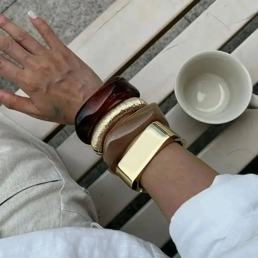 Ingemark 4 Styles Vintage Brown Thick Resin Acrylic Wide Bangles Women Hip Hop Metal Spring Bracelets Grunge Jewelry Steampunk