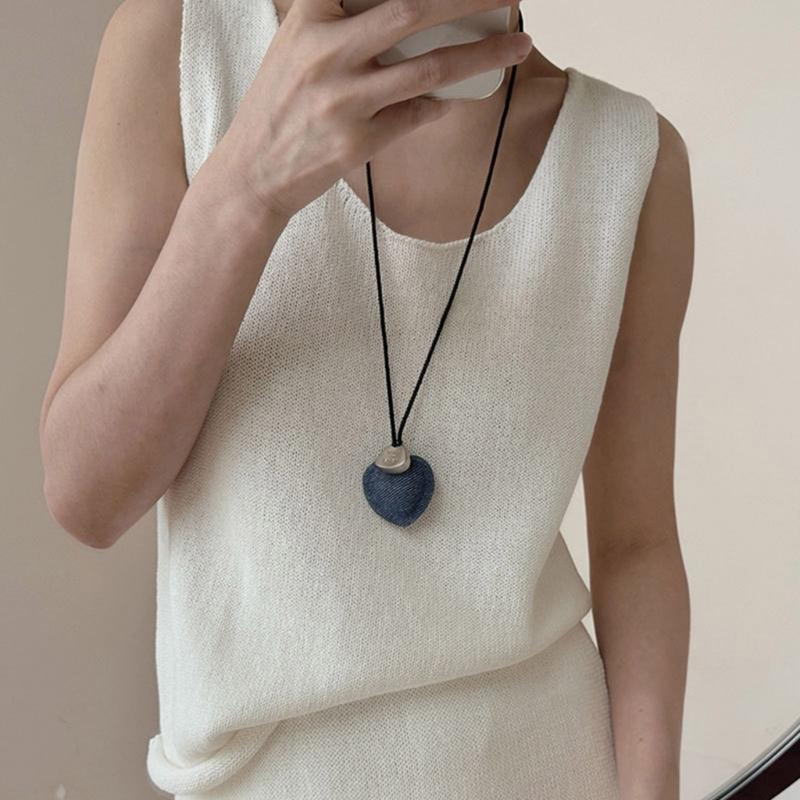 Retro Style Natural Fiber Cord Heart Charm Necklace Sophisticated Twine Chain Feminine Sweater Chain Accessory