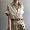 Sommer neues Design Kurzarmhemd Damen Nische Hong Kong Stil Retro Locker V-Ausschnitt Hemd Schickes Koreanisches Top