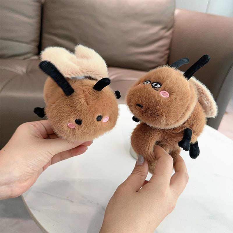Cartoon Stretchable Wing Cockroach Clap Circle Toys Slap Snap Wrap Wristband Bracelet Fluffty Stuffed Plush Doll Hand Ring Gift