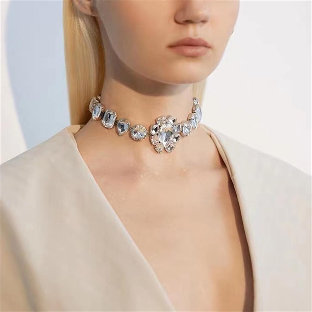 Tooxika Personalised Exaggerated Artificial Rhinestone Flower Necklace Light Luxury Temperament Banquet Runway Celebrity Collarbone Chain Necklace