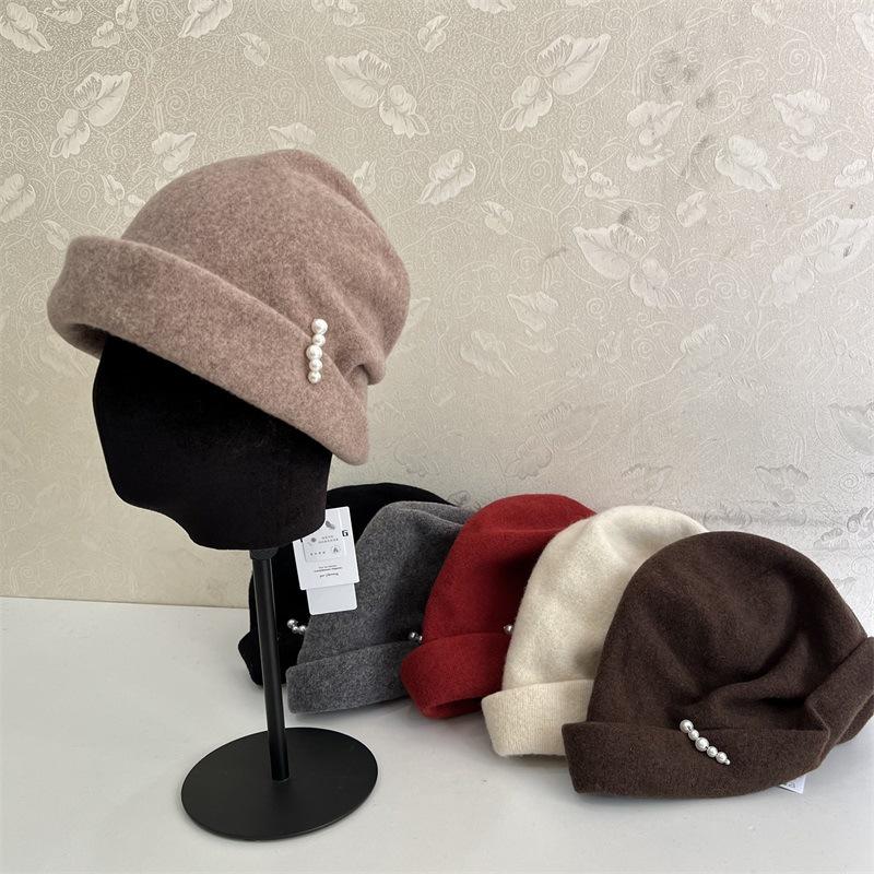 

Autumn and winter new temperament pearl chain show face small versatile warm bucket hat simple street pile hat M（56-58cm） хакі