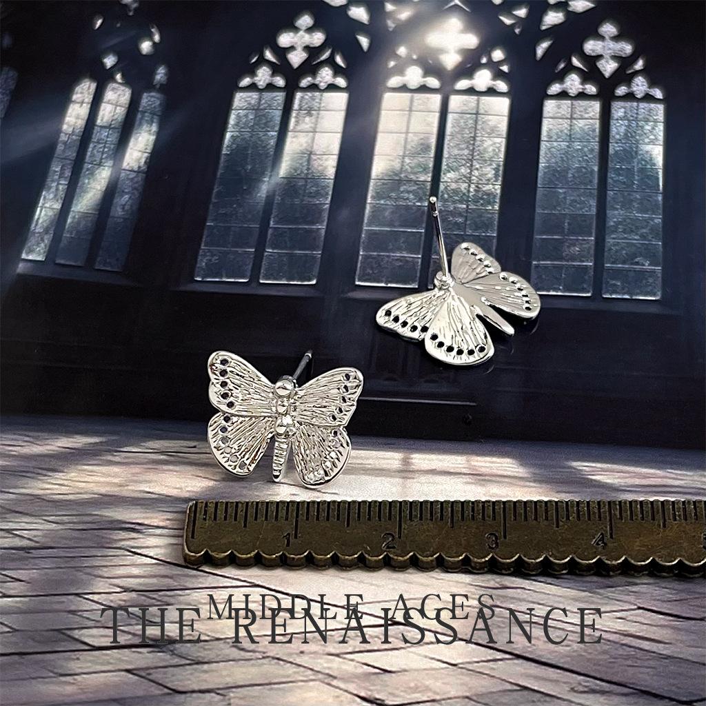 

Medieval French hollow three-dimensional butterfly stud earrings commuter elegant earrings earrings срібний