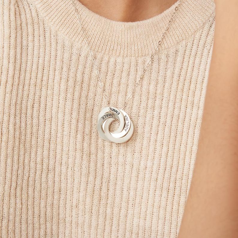 Family Necklace Personalized Gift Linked Circle Necklace Custom Children Name Rings Eternity Necklace Mother Gift