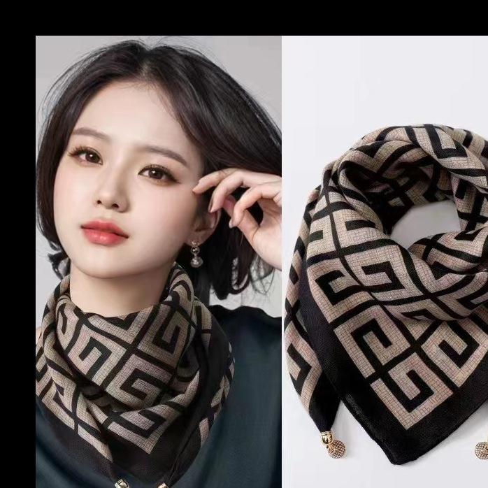 

Универсальный треугольный шарф в западном стиле из хлопка и конопли с принтом для женщин, с перекрестными отверстиями и магнитной пряжкой, устойчивый к холоду и теплый зимний шарф на шею 70*70cm