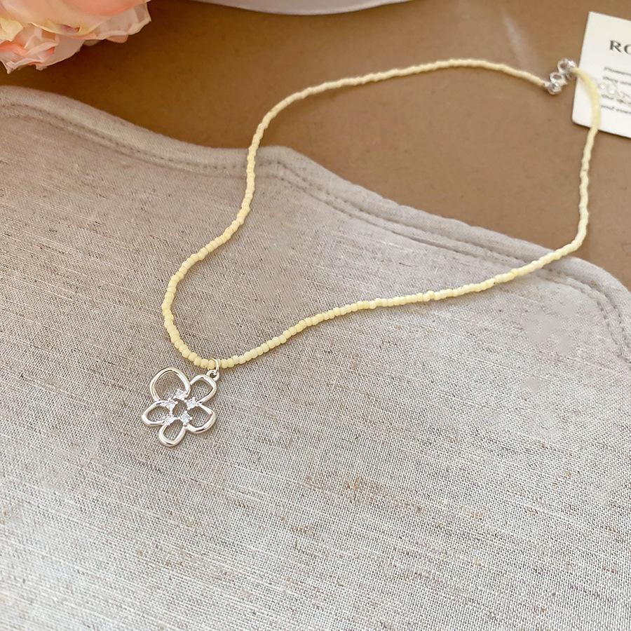 Retro Irregular Bow & Heart Tassel Necklace - Cool Versatile Clavicle Chain for Autumn & Winter