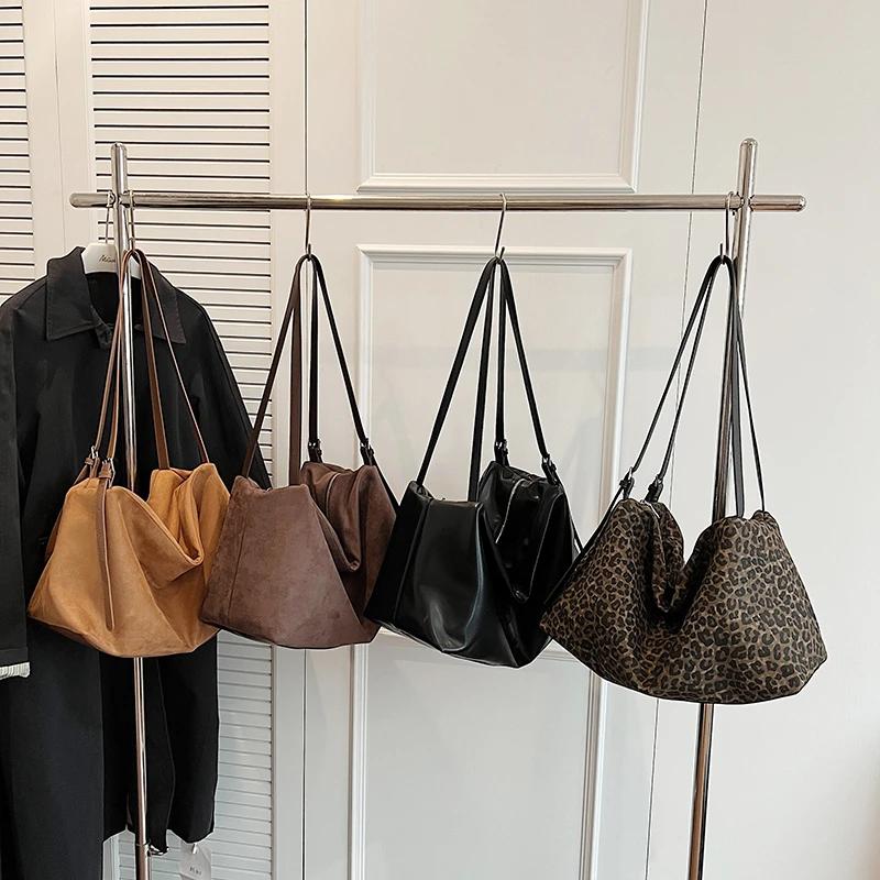 Tote Bag New Luxury Leisure Large Capacity Feminine Versatile Commuter Crossbody Bag