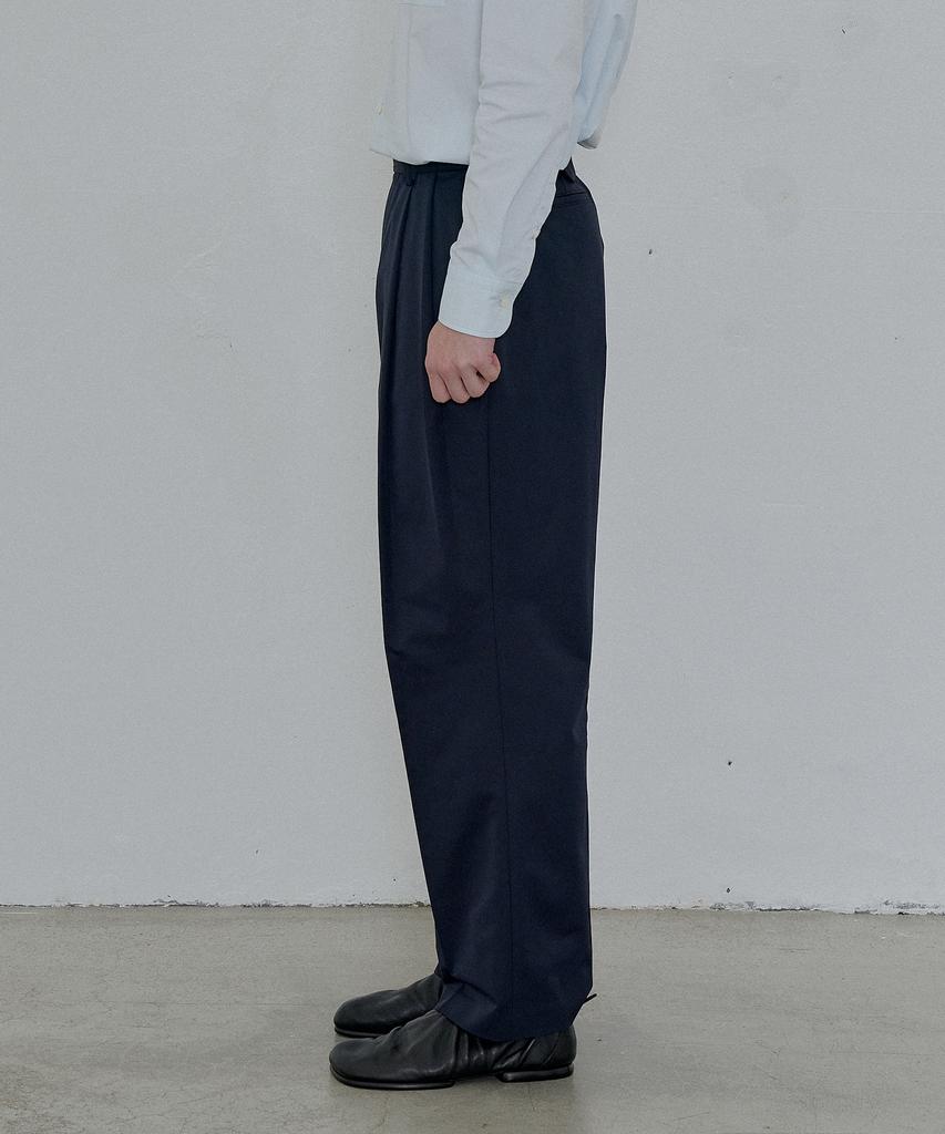 FILLCHIC Solotex Belted Double-Pleated Pants (Navy)