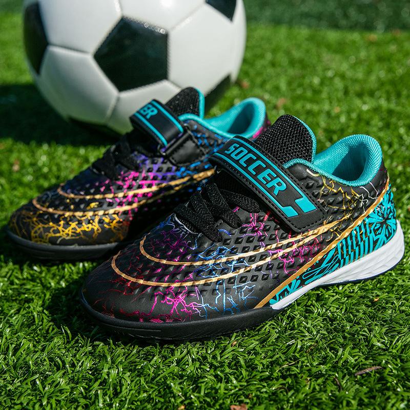 

Новая обувь для футбола для внешней торговли, мужская и женская, низкие, противоударные и с защитой от сломанных ногтей, тренировочная обувь для травы без шнурков на липучке 39