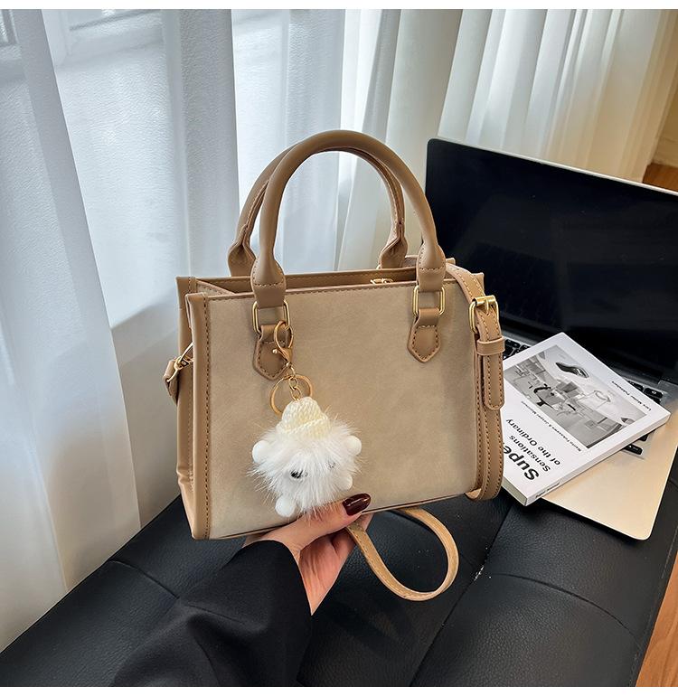 Trendy women's bags, shoulder messenger bags, new portable bucket bags, small bags.