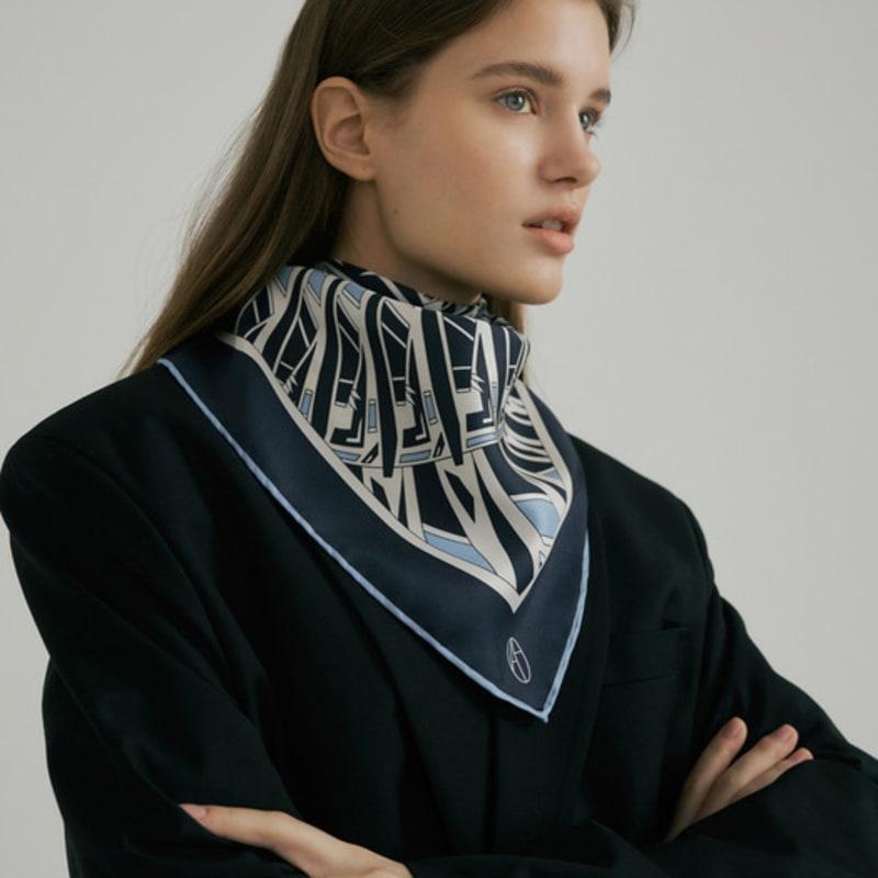 AVVINA PELLE Montre Square Silk Scarf 90 - Navy