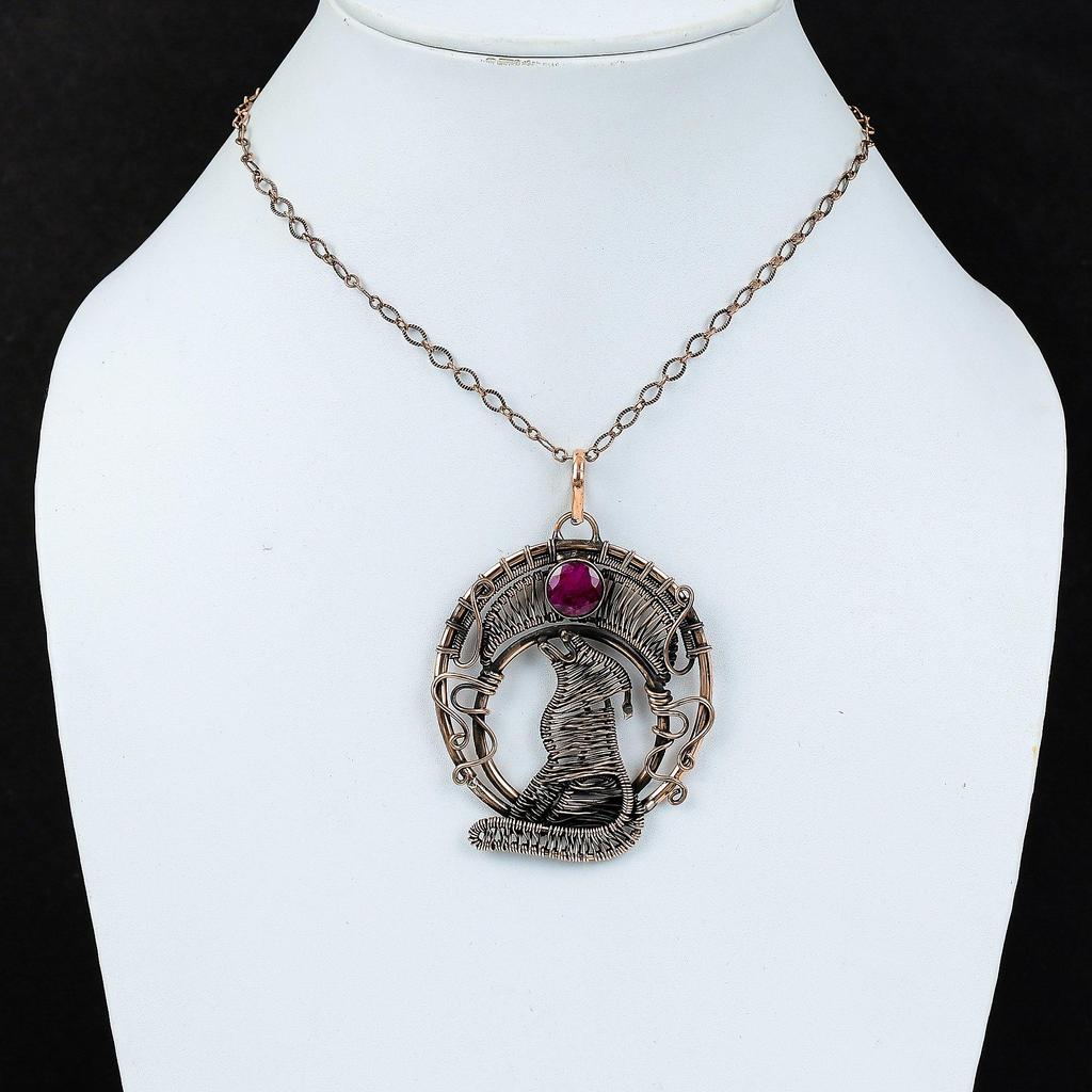 Przepiękny wisiorek z rubinowym kamieniem szlachetnym stworzony w laboratorium, czysta miedziana biżuteria owinięta ręcznie