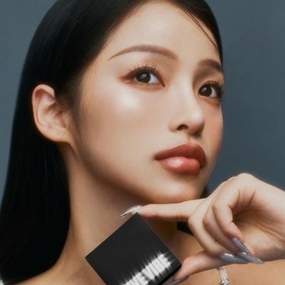 Make-up na obličej – Bronzery a rozjasňovače