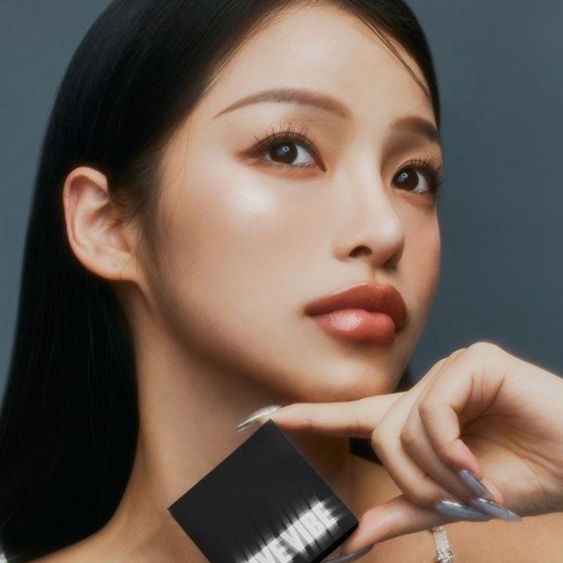 Pearl-like highlighter